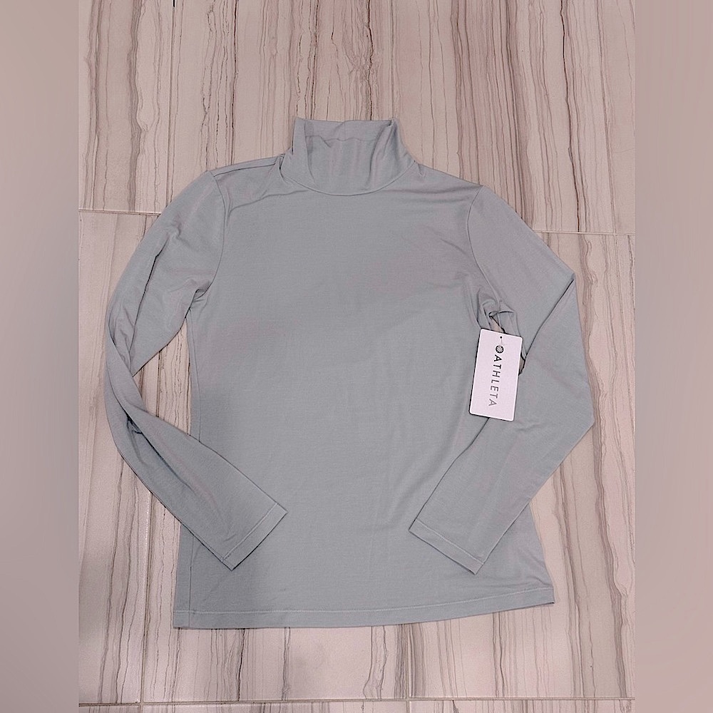 NWT Athleta Essential Turtleneck Long Sleeve Top in Roule, Size Small - Women’s